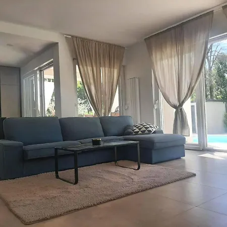 Gorgeous Lola With Private Heated Pool * Fazana