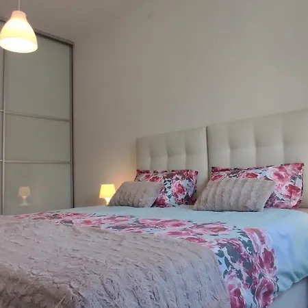 Gorgeous Lola With Private Heated Pool * Fazana